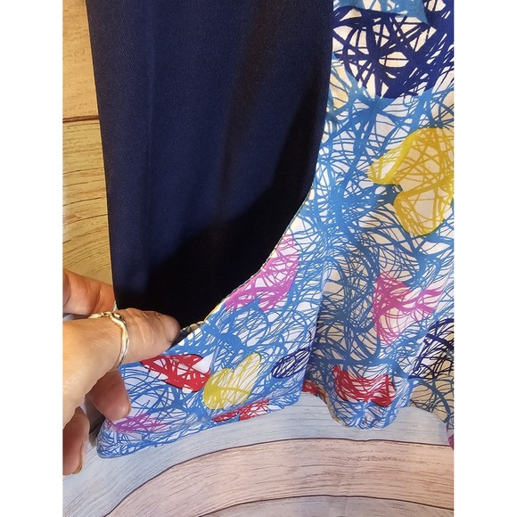 NWT Gem Scrubs Diamond Collection Womens Size M‎ Scribble Hearts Red Blue Yellow - Picture 6 of 10